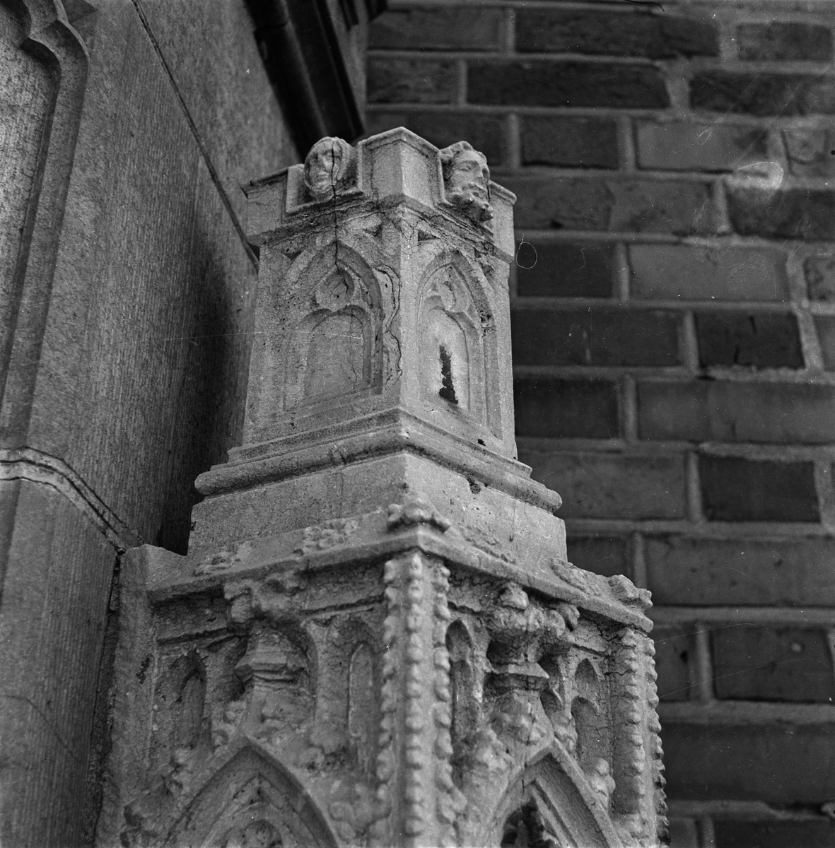 Gunnar Sundgren, Detail of church sculpture in Uppsala Cathedral, Fjärdingen, Uppsala