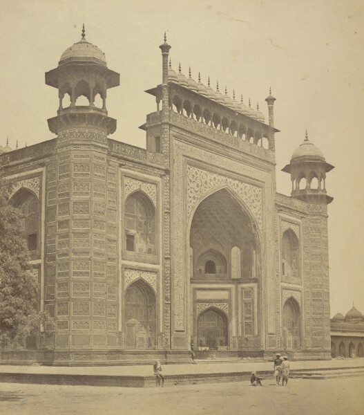 Felice Beato, [The Gateway of the Taj Mahal]