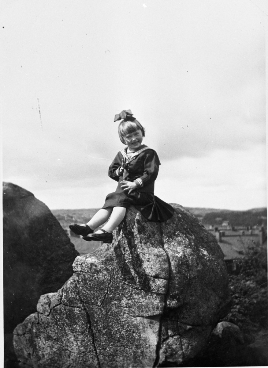 Calla Helena Sundbeck, Unknown girl, possibly a Rythén.