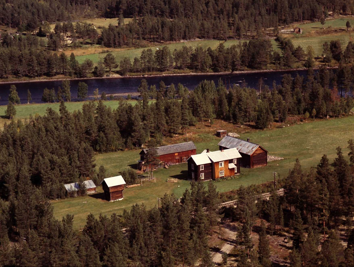 Widerøes Flyveselskap A/S, Gårdsbruk.