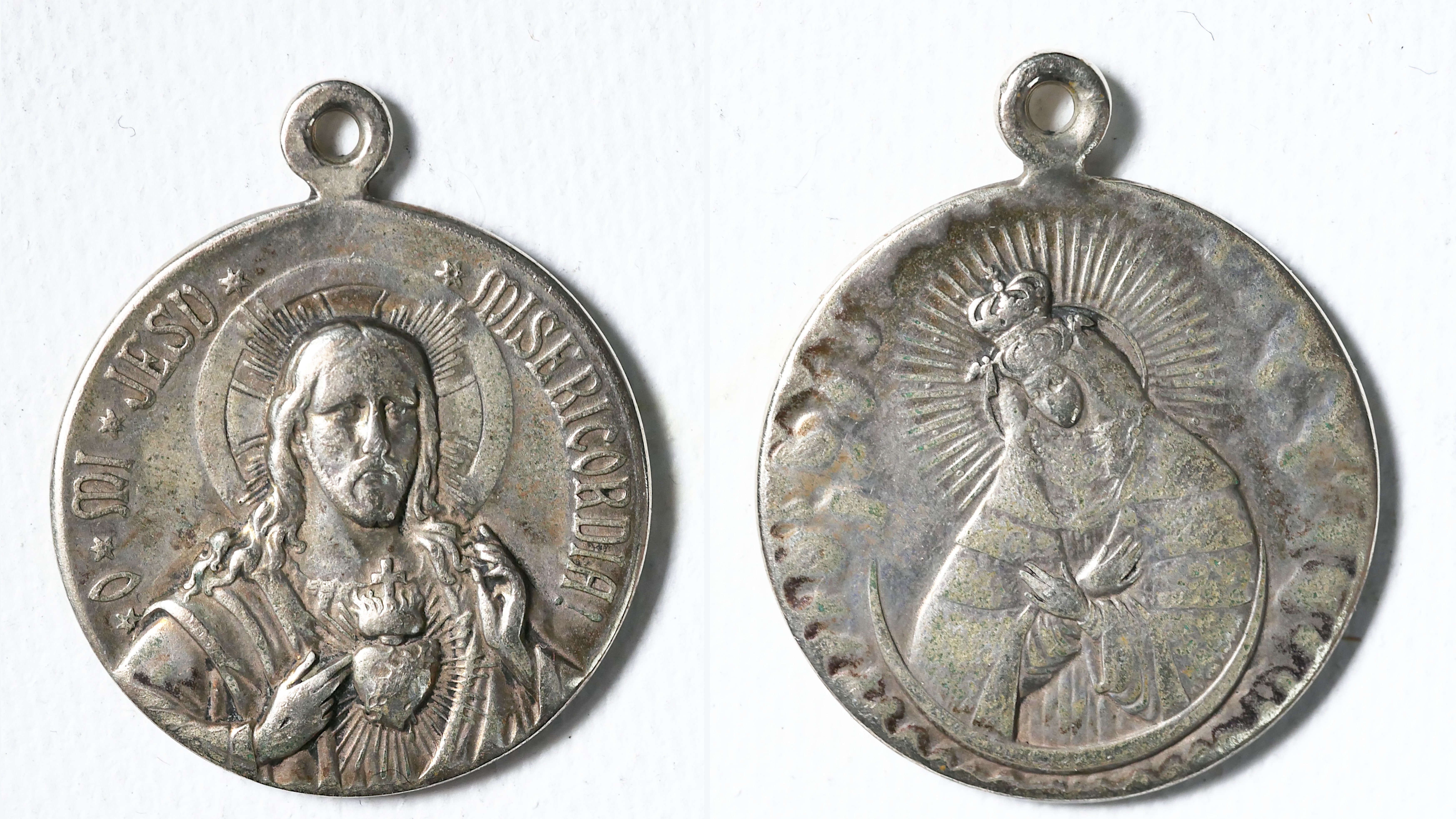 Unknown artist, Medaille mit Abbildungen "Herz Jesu" und "Unsere Liebe Frau von der Pforte der Morgenröte"