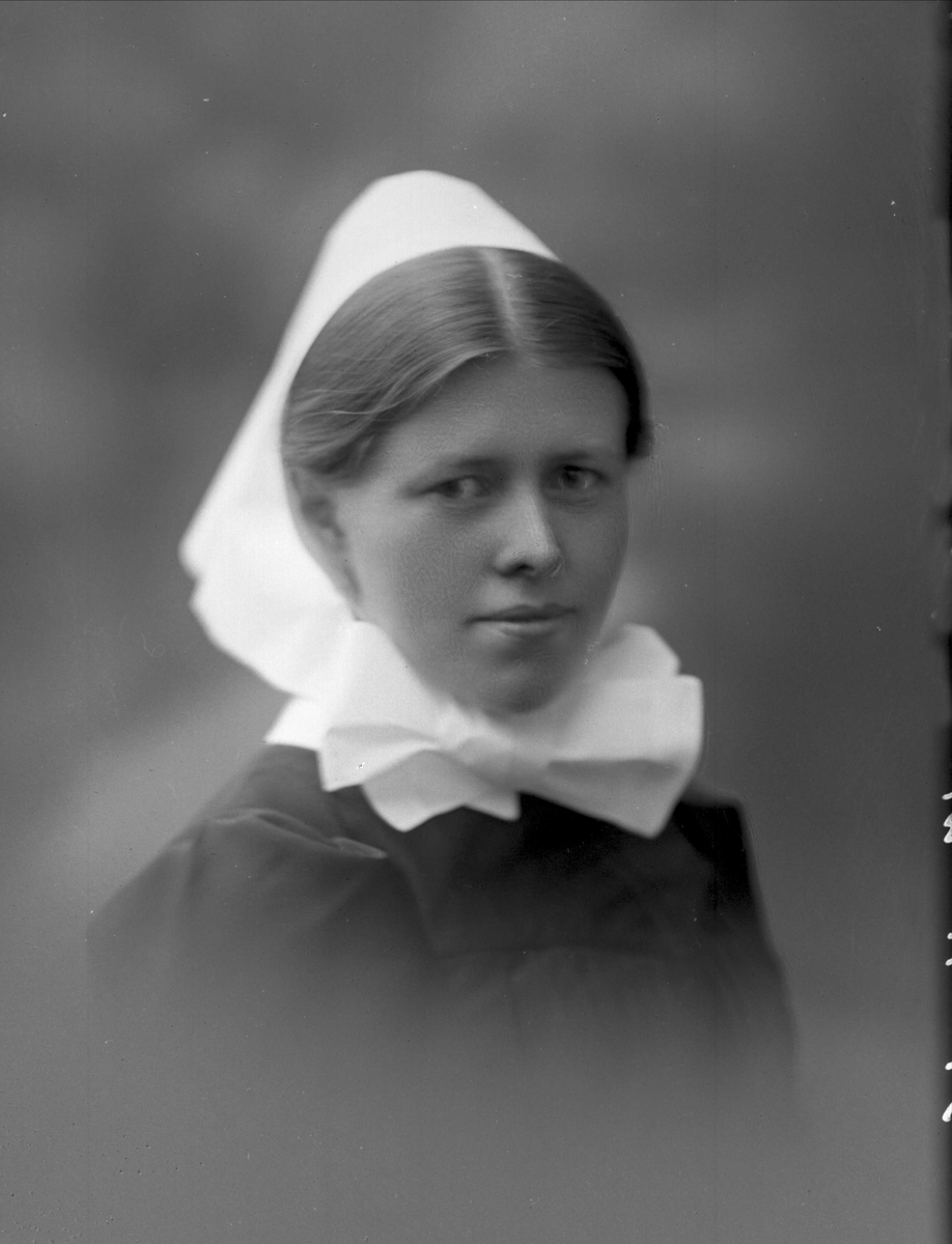 Gustav Borgen, Portrett, sykepleier. Ragna Indrebø.