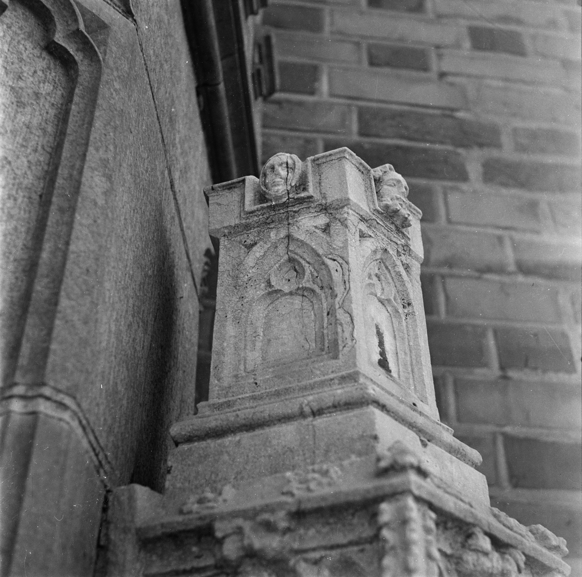 Gunnar Sundgren, Detail of church sculpture in Uppsala Cathedral, Fjärdingen, Uppsala