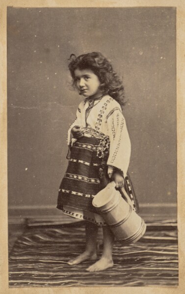Unknown, [Portrait of a girl]