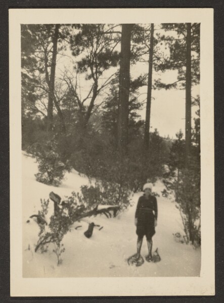 Louis Fleckenstein, [Figure Snowshoeing]