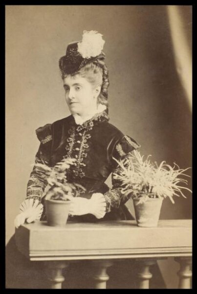 London Stereoscopic and Photographic Company, Guy Little Theatrical Photograph