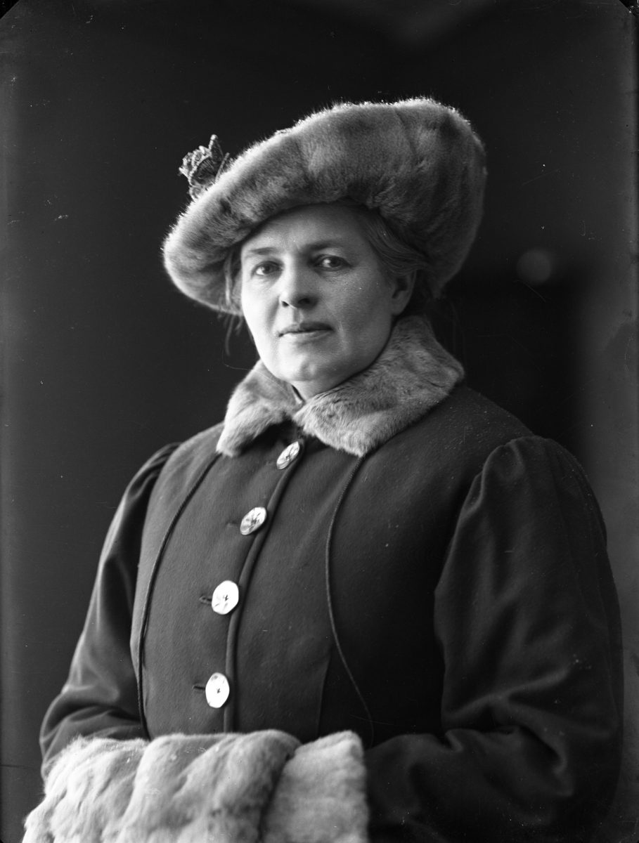 Calla Helena Sundbeck, Professorskan Bergström från Tullinge.