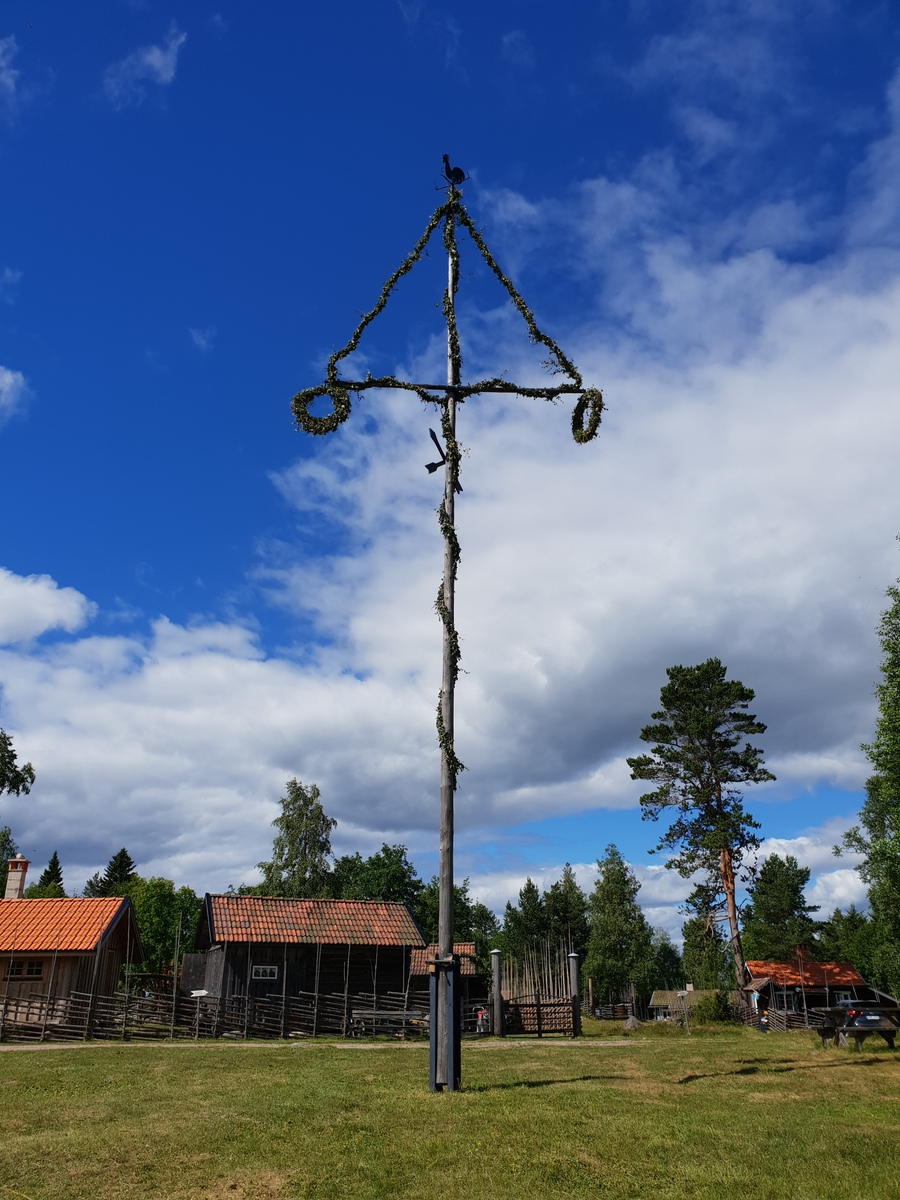 Jennie Tiderman-Österberg, Majstång, Bastbergets fäbod, Mockfjärd, 2018.