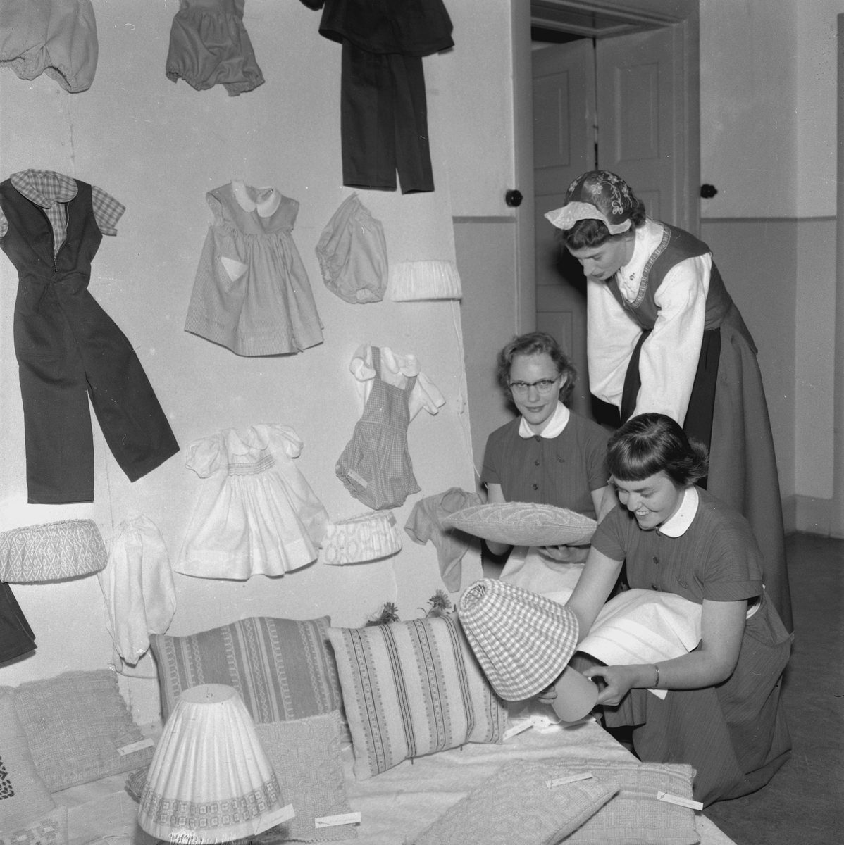 Örebro Kuriren, Closing in Kävesta. October 6, 1955.