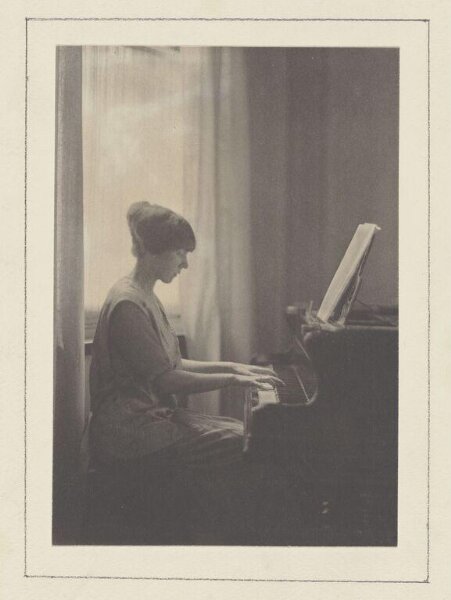 Warburg, Agnes Beatrice, Miss May Walker