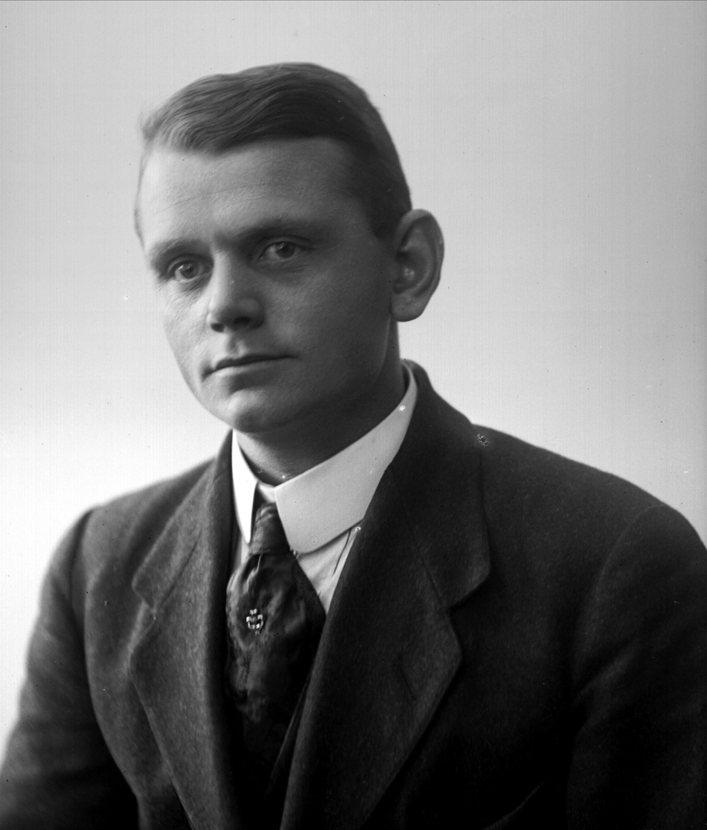 Gustav Borgen, NFB.02037
