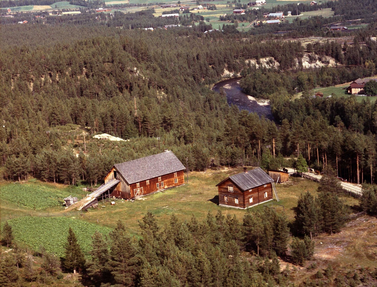 Widerøes Flyveselskap A/S, Gårdsbruk.
