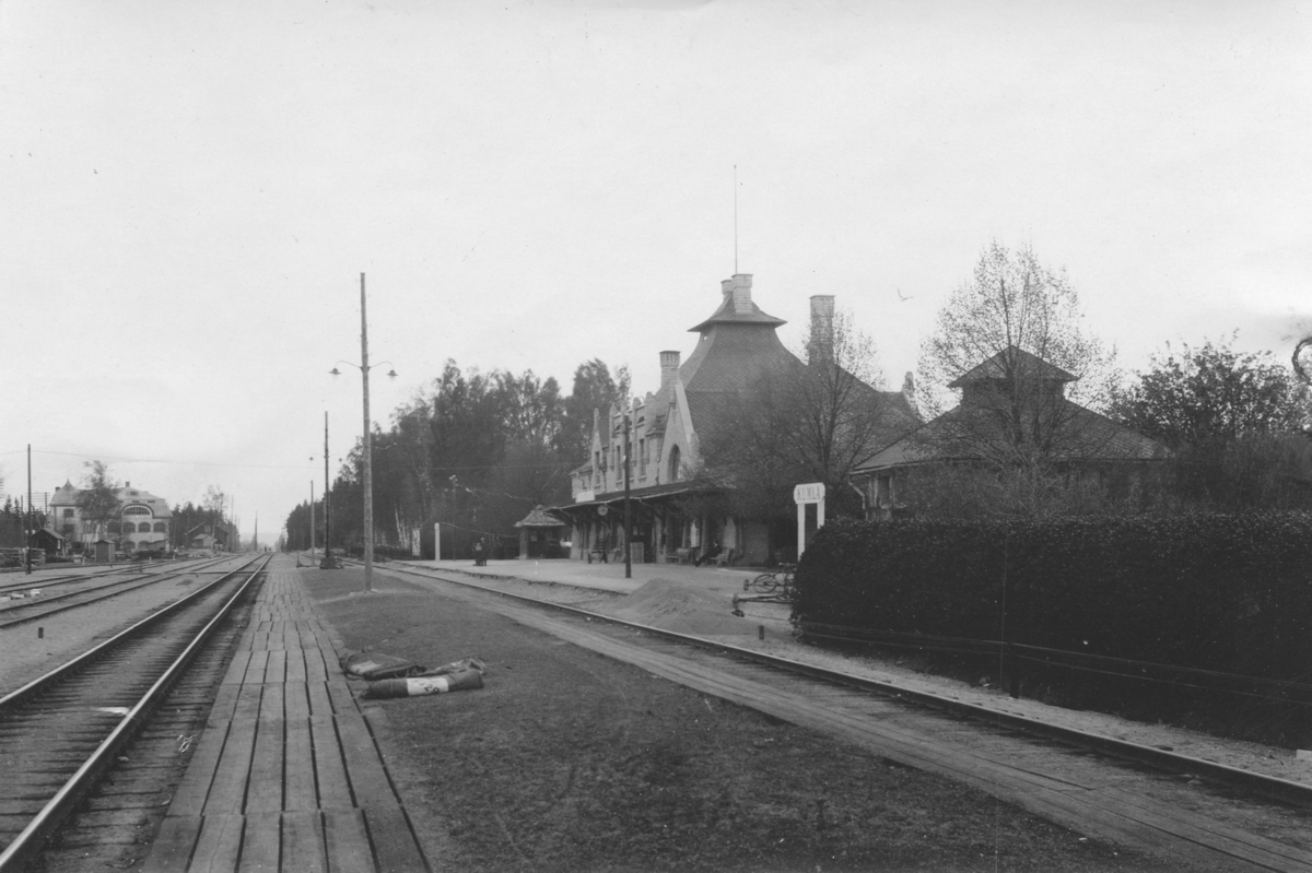 T Hartman, Kumla, railway station