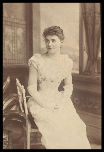 London Stereoscopic and Photographic Company, Guy Little Theatrical Photograph
