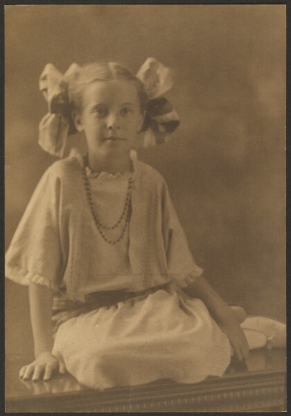 Louis Fleckenstein, [Portrait of a Girl with Big Bows]