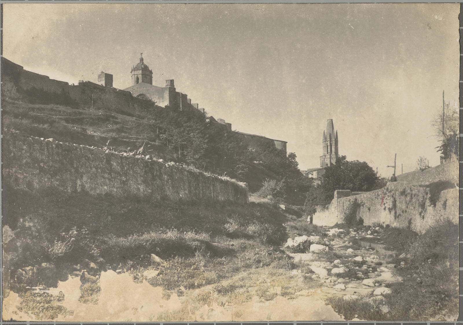 Desconegut, [Galligants River]