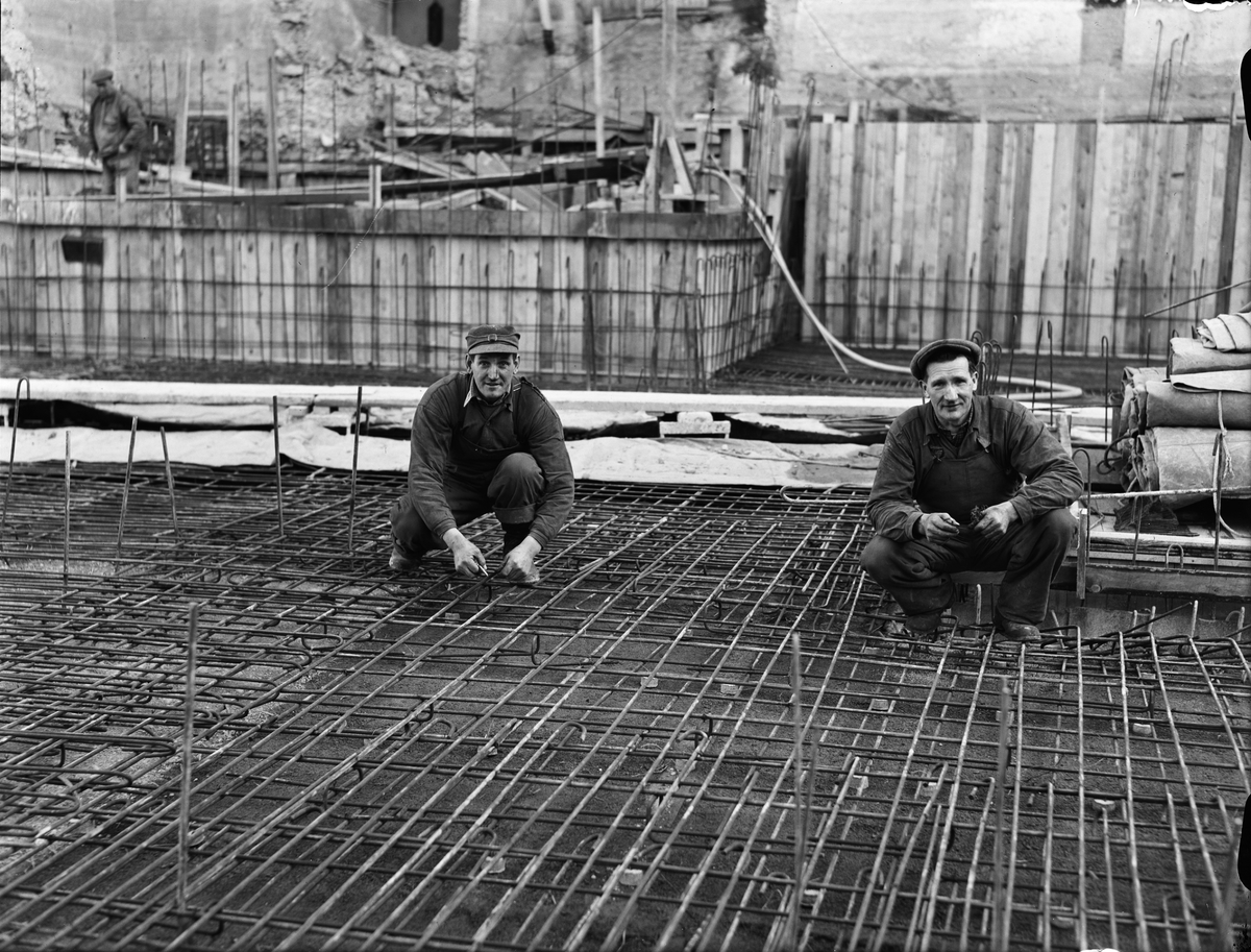 Paul Sandberg, Construction workers work with reinforcing bars before cement casting on construction in Uppsala 1950