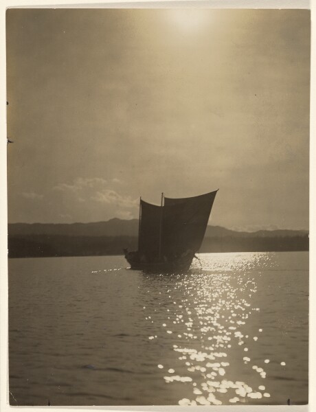 Edward S. Curtis, [In the gray light of dawn the Yaklus warriors turned away]